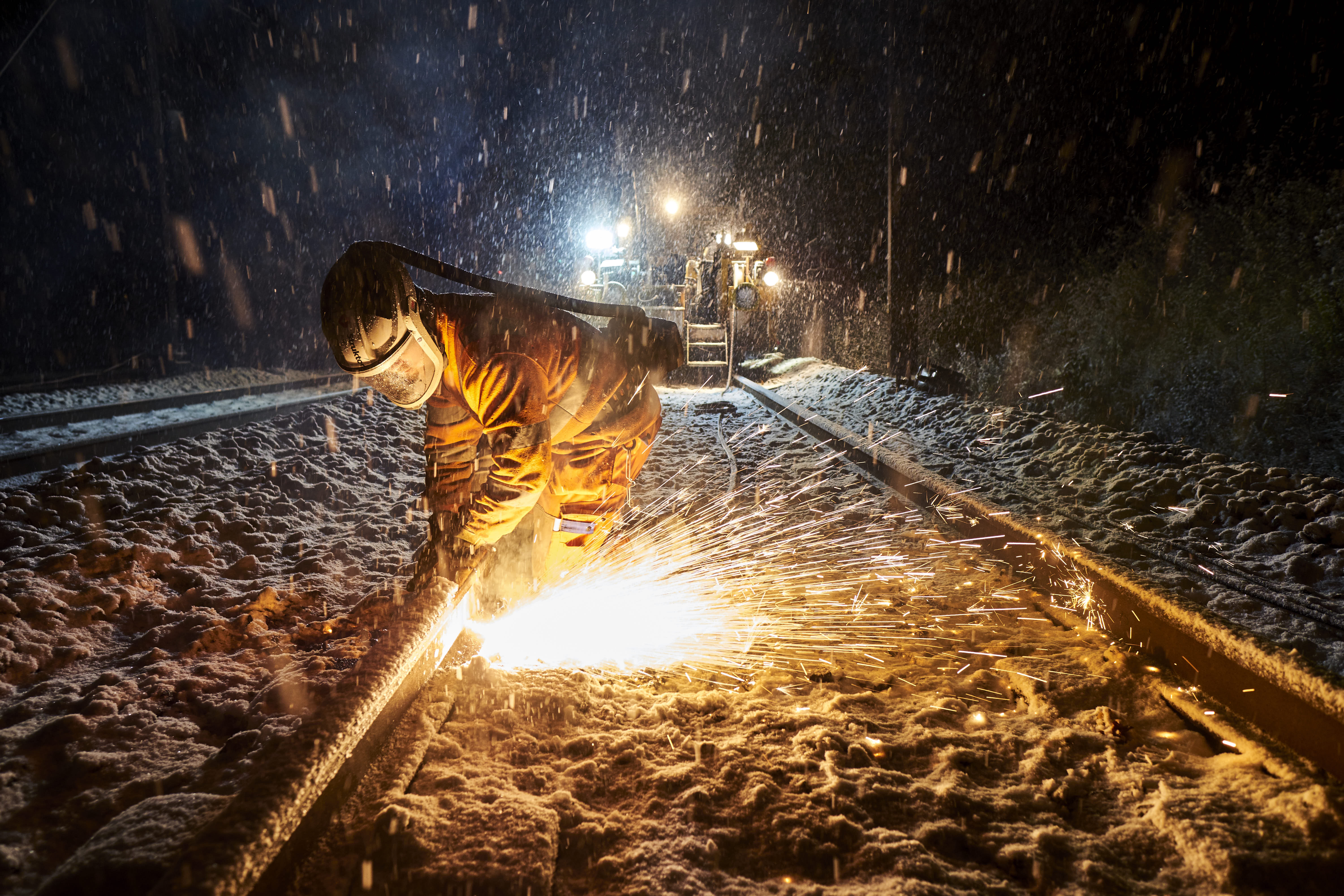 welding tracks