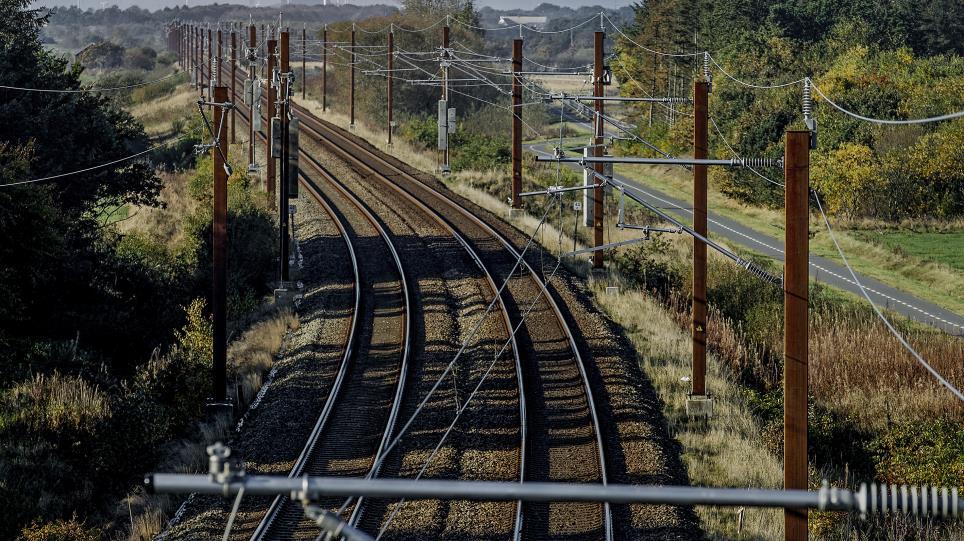 Traction current system